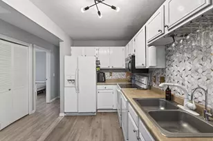 841 Evergreen Cir, Burnsville, MN 55337 - Photo 10