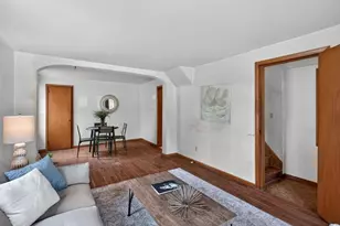 515 N Cedar St, Chaska, MN 55318 - Photo 4