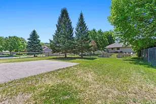 6247 Albert Ln, North Branch, MN 55056 - Photo 2