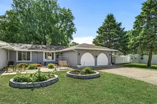 13994 Holyoke Ct, Apple Valley, MN 55124 - Photo 1