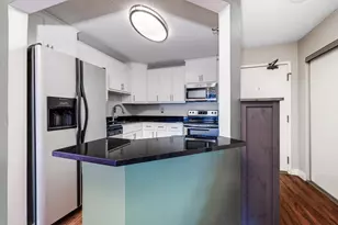 78 10th St E, Saint Paul, MN 55101 - Photo 2