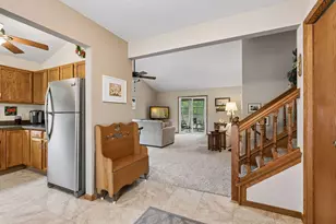 3996 Woodview Dr, Vadnais Heights, MN 55127 - Photo 4