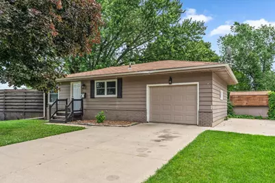 402 Sunset Court NE, Stewartville, MN 55976 - Photo 4