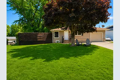 402 Sunset Court NE, Stewartville, MN 55976 - Photo 2