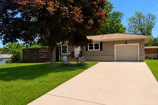 402 Sunset Ct NE, Stewartville, MN 55976 - Photo 1