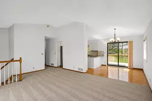 2916 Frank St, Maplewood, MN 55109 - Photo 8