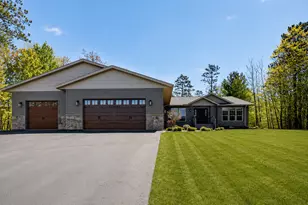 1704 Forest Hills Ave, Grand Rapids, MN 55744 - Photo 2