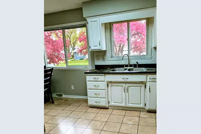 630 Appletree Lane, Moorhead, MN 56560 - Photo 8