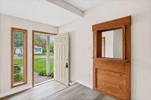 6262 7th St N, Oakdale, MN 55128 - Photo 2