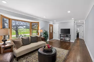 31 Demont Ave E, Little Canada, MN 55117 - Photo 1
