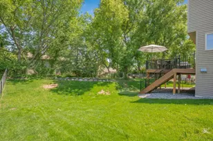 9918 Kiwi Ave N, Brooklyn Park, MN 55443 - Photo 32