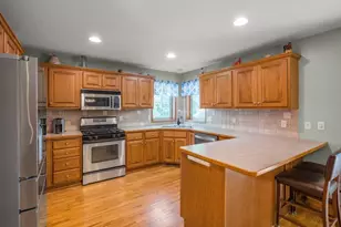 9918 Kiwi Ave N, Brooklyn Park, MN 55443 - Photo 10