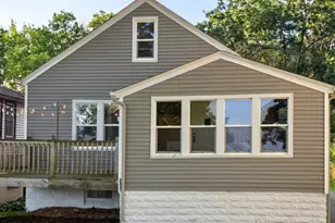 1844 E Shore Dr, Maplewood, MN 55109 - Photo 1