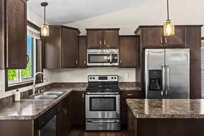 9420 Toledo Lane N, Brooklyn Park, MN 55443 - Photo 12