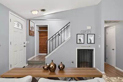 3608 Gershwin Lane N, Oakdale, MN 55128 - Photo 2