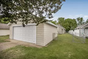 524 2nd St SE, Saint Cloud, MN 56304 - Photo 4