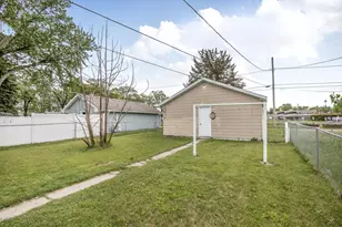 524 2nd St SE, Saint Cloud, MN 56304 - Photo 2
