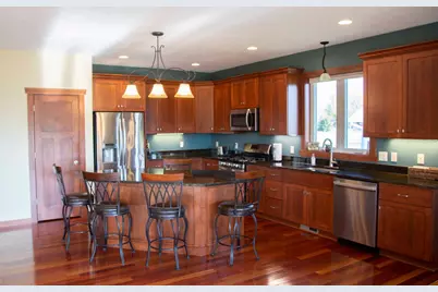 731 St James Circle, Litchfield, MN 55355 - Photo 4