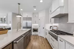 5829 Ewing Ave S, Edina, MN 55410 - Photo 16