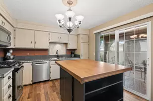 503 Laredo Ln, Chanhassen, MN 55317 - Photo 12