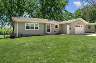 437 13th St NE, Owatonna, MN 55060 - Photo 1