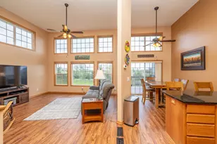2395 Alysheba Ct, Shakopee, MN 55379 - Photo 4