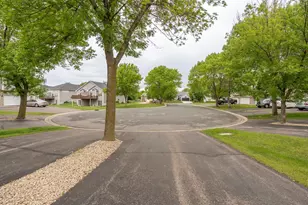 2395 Alysheba Ct, Shakopee, MN 55379 - Photo 34