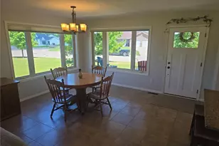 698 Westland Ln, New London, MN 56273 - Photo 4