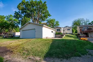 912 E Highland Ave, Fergus Falls, MN 56537 - Photo 6