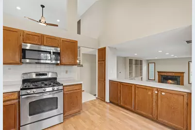 11105 Sumter Avenue S, Bloomington, MN 55438 - Photo 10