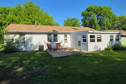 891 Winnie Avenue, Windom, MN 56101 - Photo 2