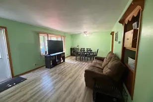 891 Winnie Ave, Windom, MN 56101 - Photo 6