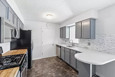 8142 Homestead Avenue S, Cottage Grove, MN 55016 - Photo 2