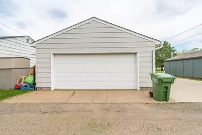 3219 4th Avenue W, Hibbing, MN 55746 - Photo 42