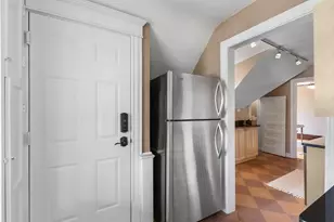 2421 Girard Ave S, Minneapolis, MN 55405 - Photo 10