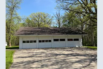 814 11th Avenue SE, Roseau, MN 56751 - Photo 2