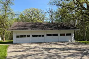 814 11th Ave SE, Roseau, MN 56751 - Photo 2
