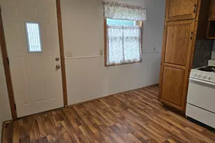 203 Thomas Ave, Worthington, MN 56187 - Photo 4