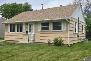 203 Thomas Ave, Worthington, MN 56187 - Photo 2