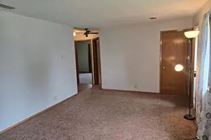 203 Thomas Ave, Worthington, MN 56187 - Photo 8