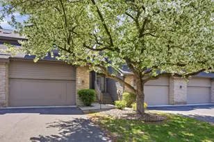 6263 Sequoia Cir, Eden Prairie, MN 55346 - Photo 2