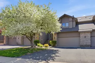 6263 Sequoia Cir, Eden Prairie, MN 55346 - Photo 2