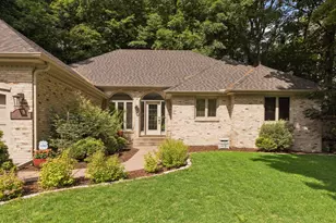 16318 Limerick Ln, Minnetonka, MN 55345 - Photo 2