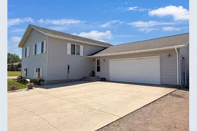 501 Darlene Drive, Marshall, MN 56258 - Photo 2