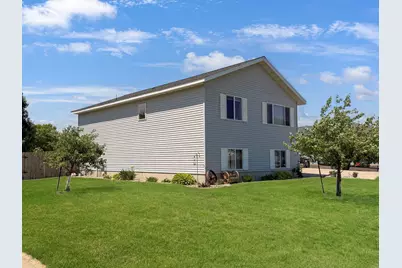 501 Darlene Drive, Marshall, MN 56258 - Photo 4