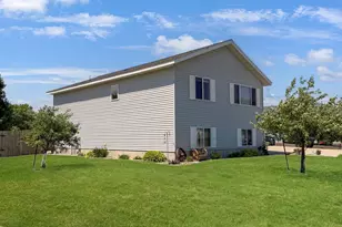 501 Darlene Dr, Marshall, MN 56258 - Photo 4