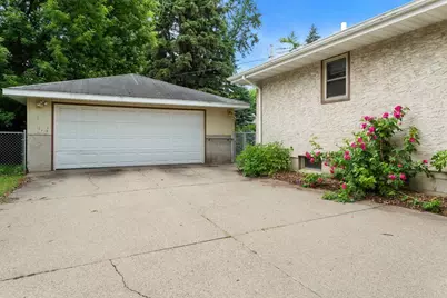 1292 County Road B W, Roseville, MN 55113 - Photo 2