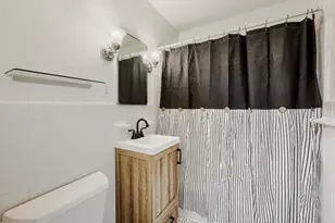 1366 Colonial Dr, Roseville, MN 55113 - Photo 22