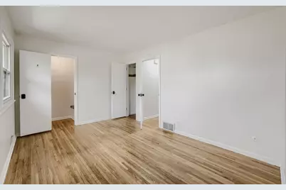 1366 Colonial Drive, Roseville, MN 55113 - Photo 18