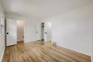 1366 Colonial Dr, Roseville, MN 55113 - Photo 18